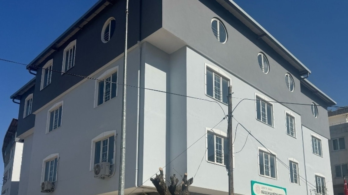 Oğuzeli Halk Eğitimi Merkezi yeni binasında hizmetinizde